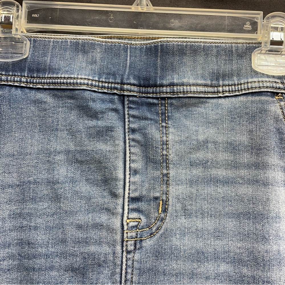Torrid Elastic Waistband Distressed Skinny Jeans Sz 3R (22) - Picture 6 of 7